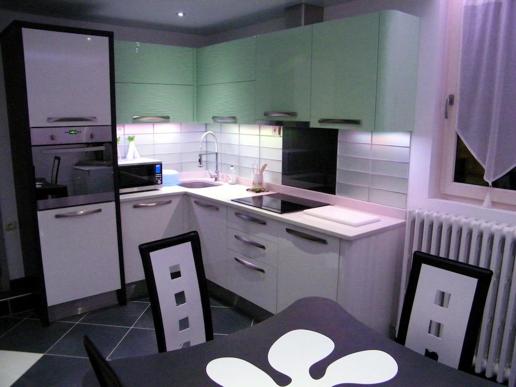Grand Appartement Dans Villa Avec Parking Quartier Residentiel Joigny Quarto foto
